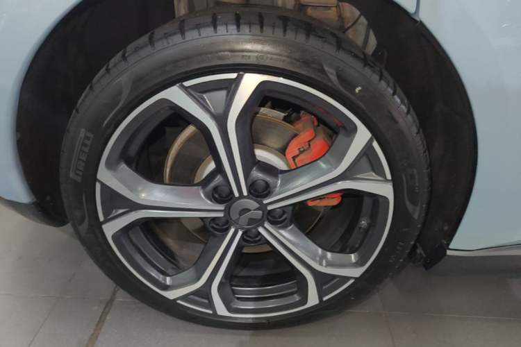 Used Nio ET5 2022 75 kWh Right Rear Wheel Hub
