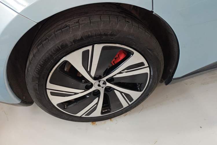Used Nio ET5 2022 75 kWh Right Rear Wheel Hub