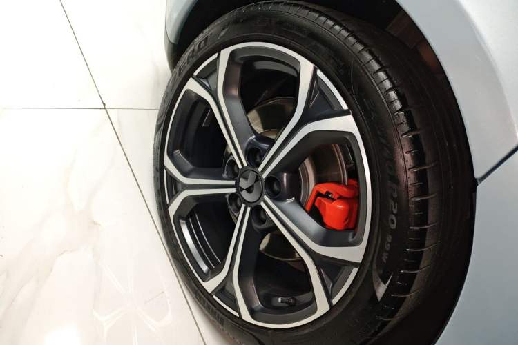 Used Nio ET5 2022 75 kWh Right Rear Wheel Hub