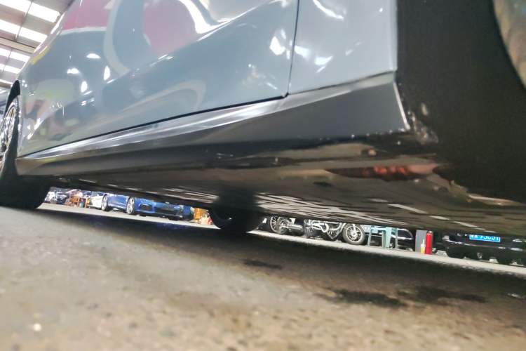 Used Nio ET5 2022 75 kWh Right Side Sill