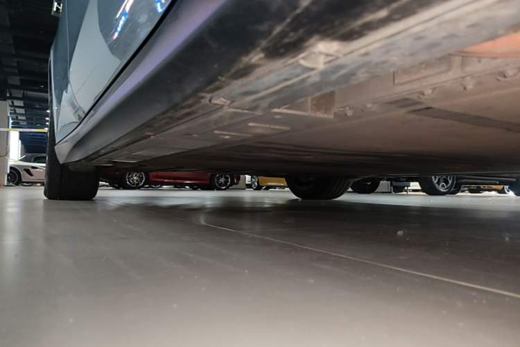 Used Nio ET5 2022 75 kWh Right Side Sill
