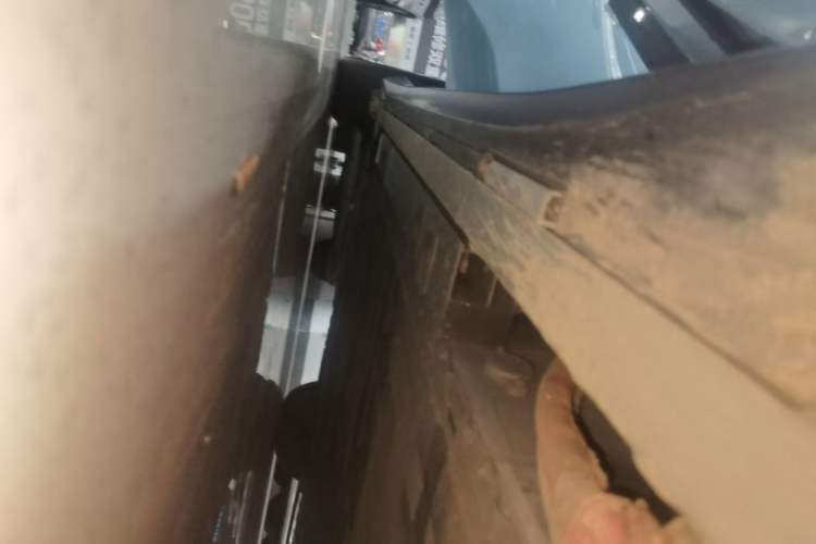 Used Nio ET5 2022 75 kWh Right Side Sill
