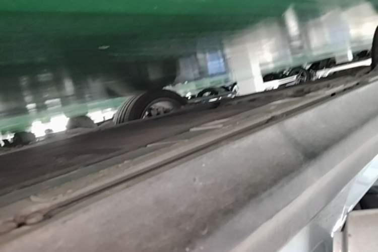 Used Nio ET5 2022 75 kWh Right Side Sill