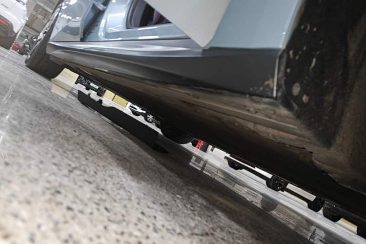 Used Nio ET5 2022 75 kWh Right Side Sill