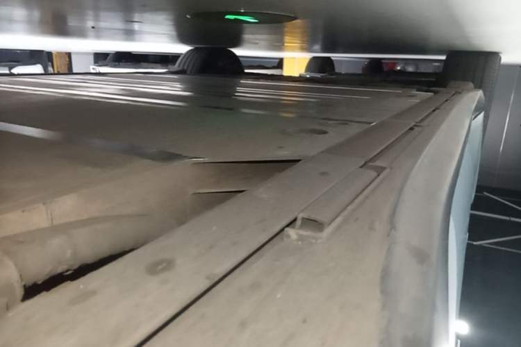 Used Nio ET5 2022 75 kWh Right Side Sill