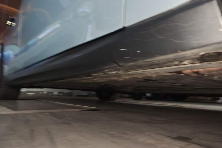Used Nio ET5 2022 75 kWh Right Side Sill