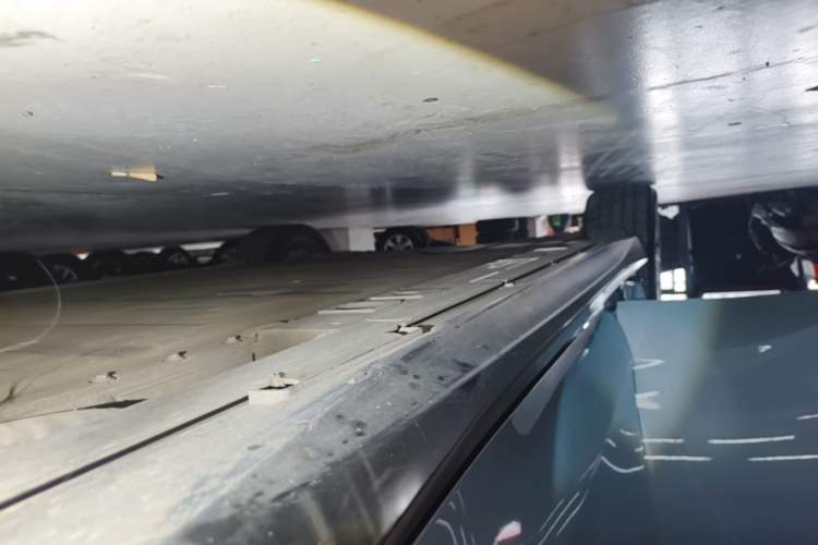 Used Nio ET5 2022 75 kWh Right Side Sill