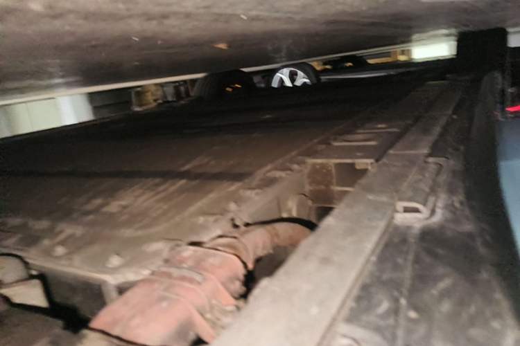 Used Nio ET5 2022 75 kWh Right Side Sill