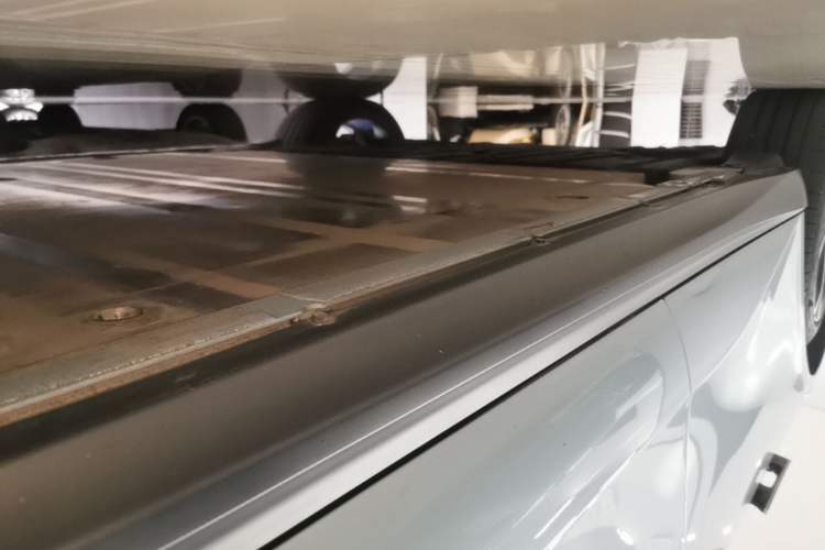 Used Nio ET5 2022 75 kWh Right Side Sill