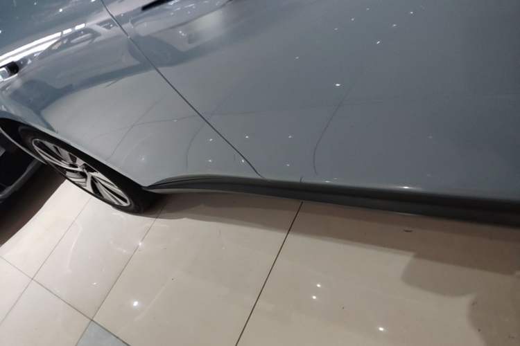 Used Nio ET5 2022 75 kWh Right Side Sill