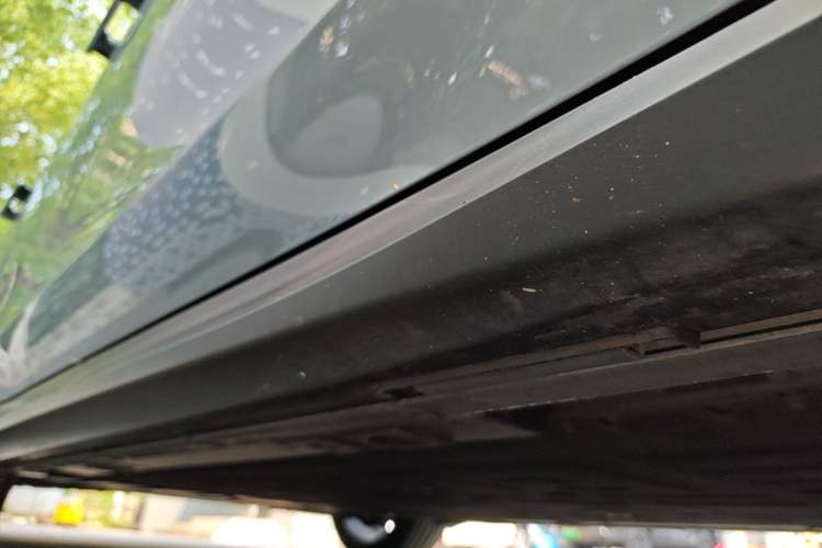 Used Nio ET5 2022 75 kWh Right Side Sill