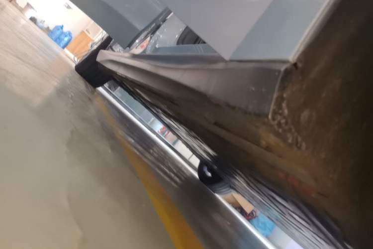 Used Nio ET5 2022 75 kWh Right Side Sill