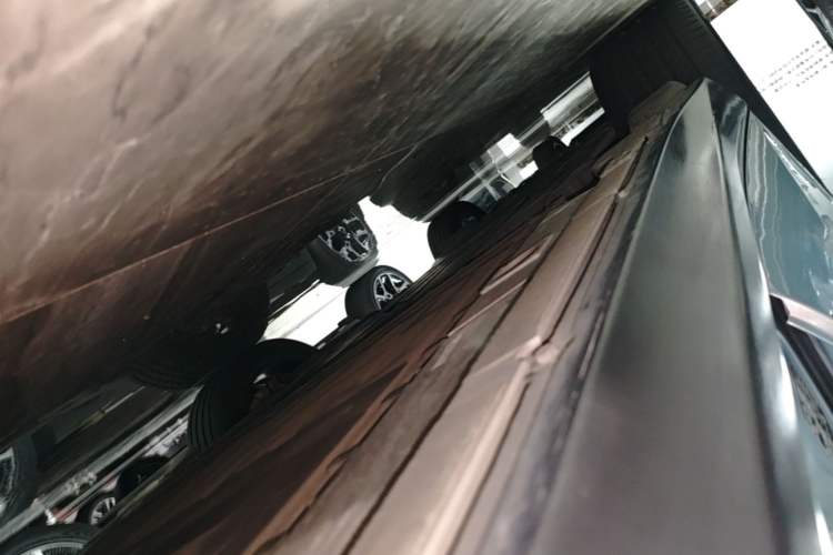 Used Nio ET5 2022 75 kWh Right Side Sill