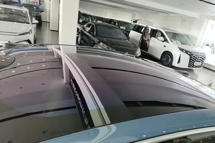Used Nio ET5 2022 75 kWh Roof