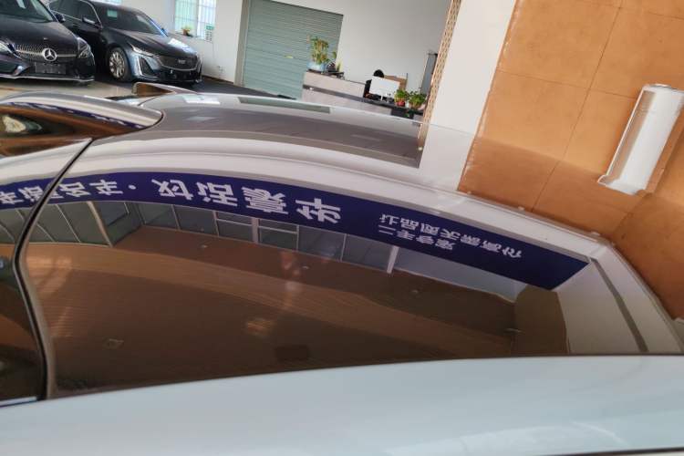 Used Nio ET5 2022 75 kWh Roof