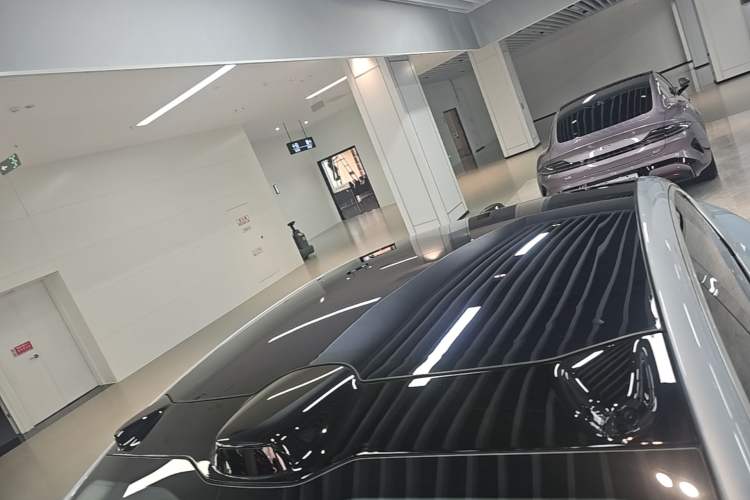 Used Nio ET5 2022 75 kWh Roof