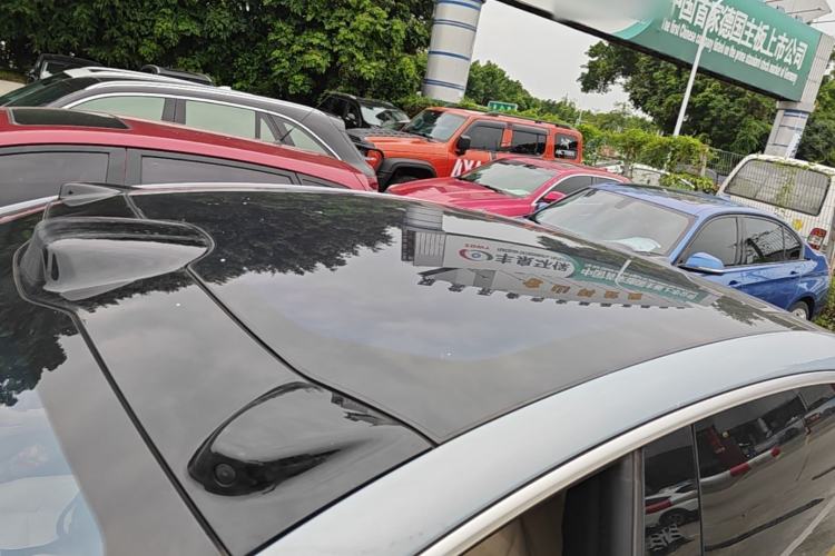 Used Nio ET5 2022 75 kWh Roof