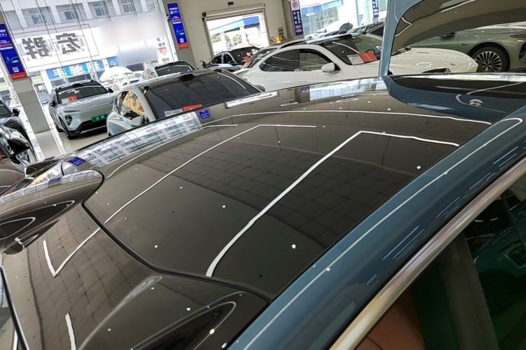 Used Nio ET5 2022 75 kWh Roof