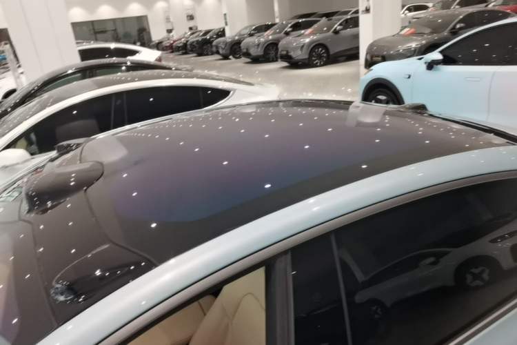Used Nio ET5 2022 75 kWh Roof