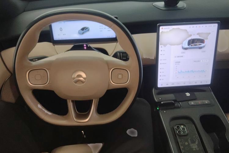 Used Nio ET5 2022 75 kWh Steering Wheel