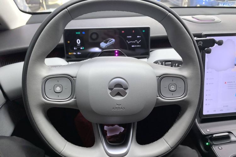 Used Nio ET5 2022 75 kWh Steering Wheel