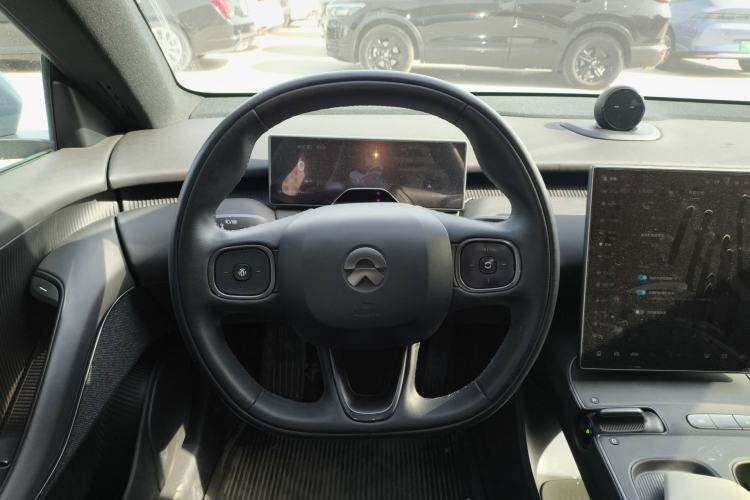 Used Nio ET5 2022 75 kWh Steering Wheel