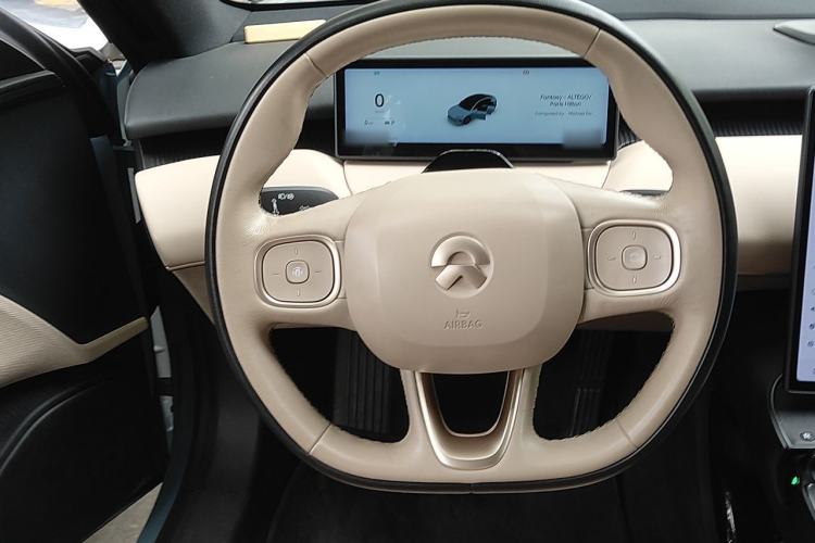 Used Nio ET5 2022 75 kWh Steering Wheel