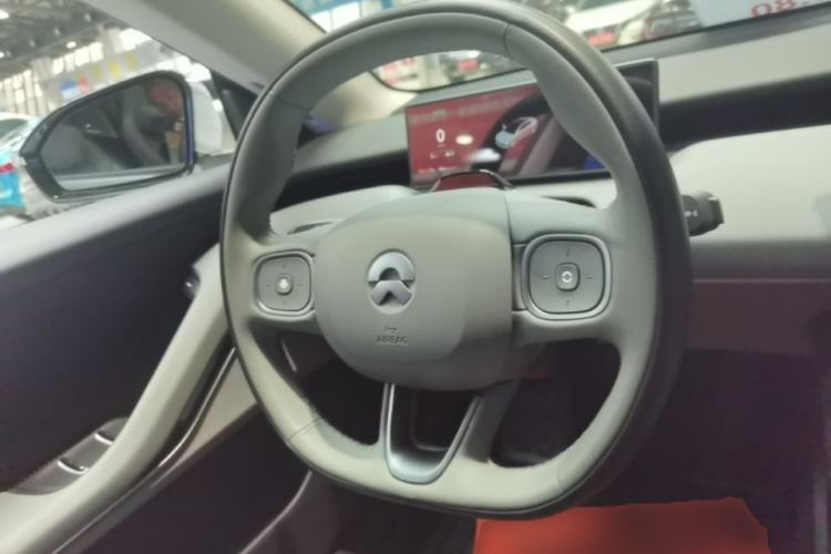 Used Nio ET5 2022 75 kWh Steering Wheel