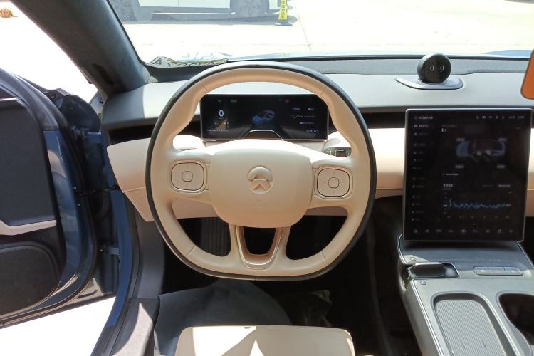 Used Nio ET5 2022 75 kWh Steering Wheel