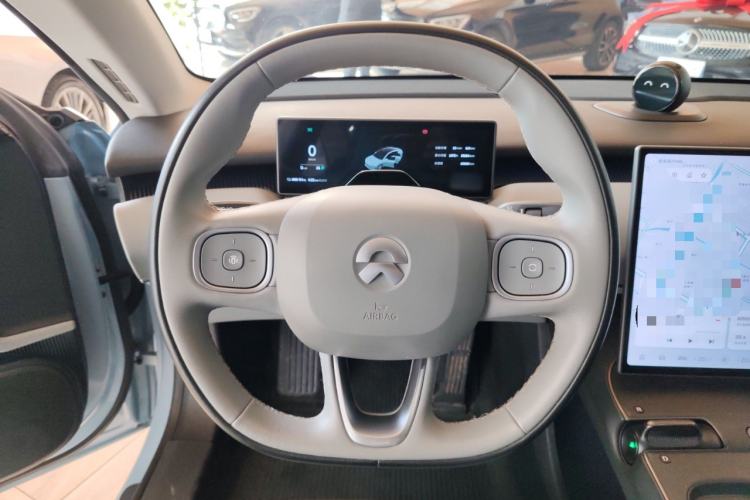 Used Nio ET5 2022 75 kWh Steering Wheel
