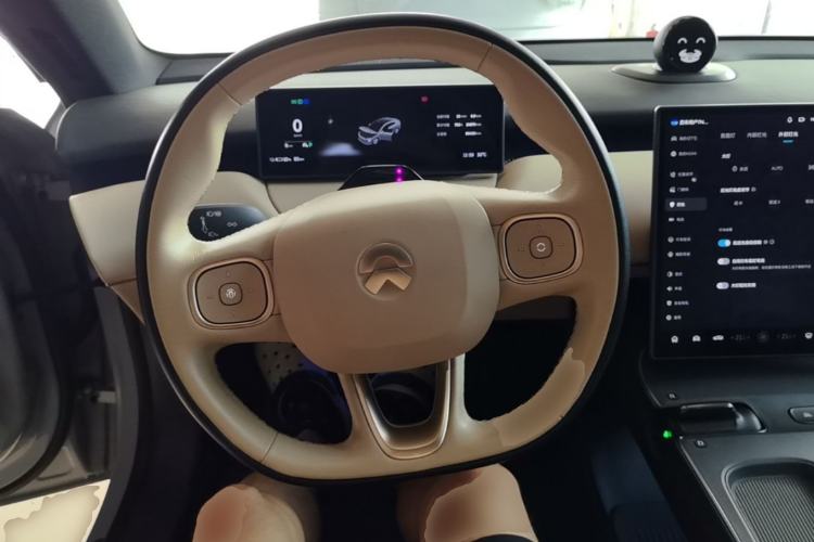 Used Nio ET5 2022 75 kWh Steering Wheel