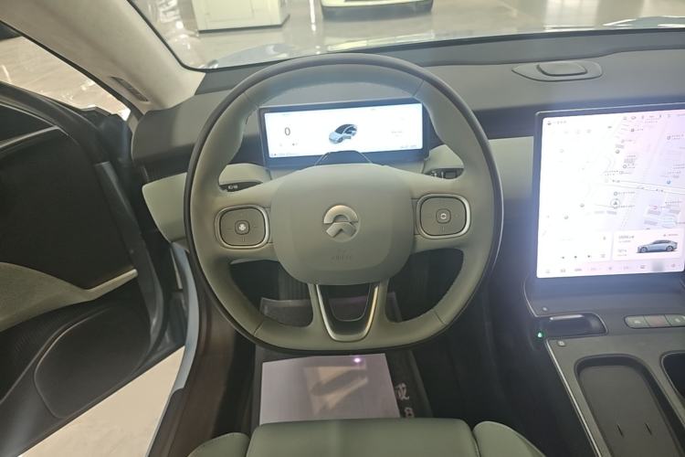 Used Nio ET5 2022 75 kWh Steering Wheel