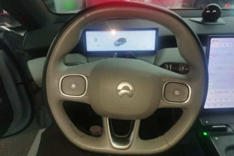 Used Nio ET5 2022 75 kWh Steering Wheel