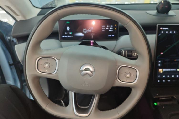 Used Nio ET5 2022 75 kWh Steering Wheel