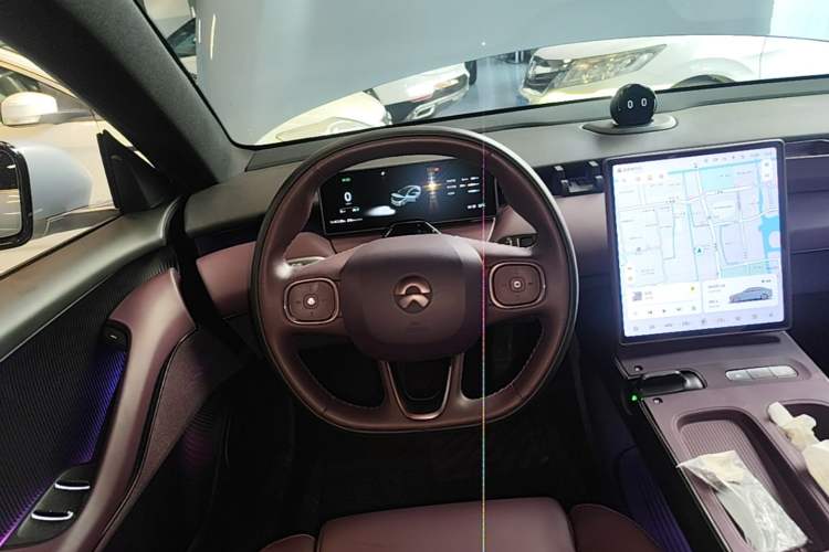 Used Nio ET5 2022 75 kWh Steering Wheel