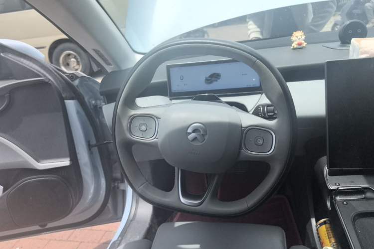 Used Nio ET5 2022 75 kWh Steering Wheel