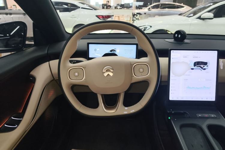 Used Nio ET5 2022 75 kWh Steering Wheel