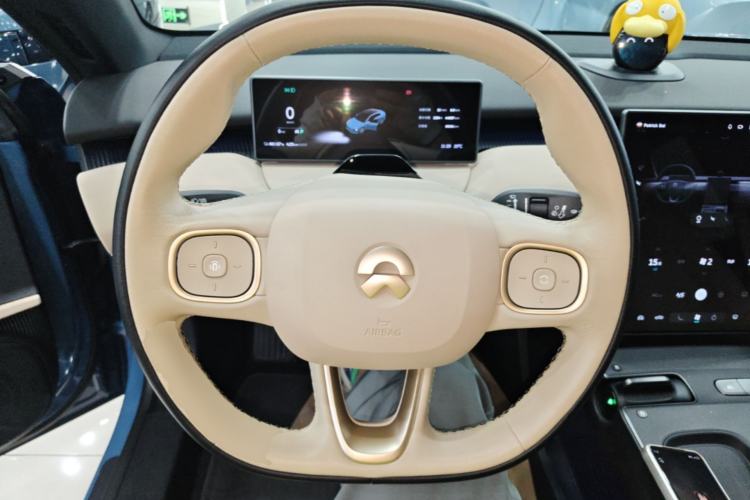 Used Nio ET5 2022 100 kWh Steering Wheel