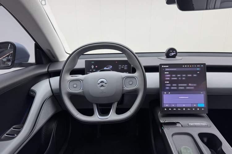 Used Nio ET5 2022 75 kWh Steering Wheel
