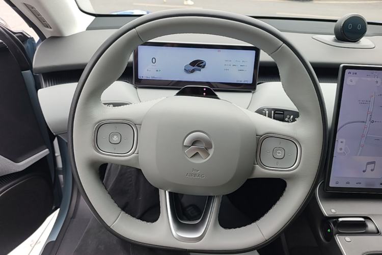 Used Nio ET5 2022 75 kWh Steering Wheel