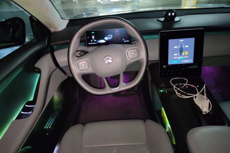 Used Nio ET5 2022 75 kWh Steering Wheel