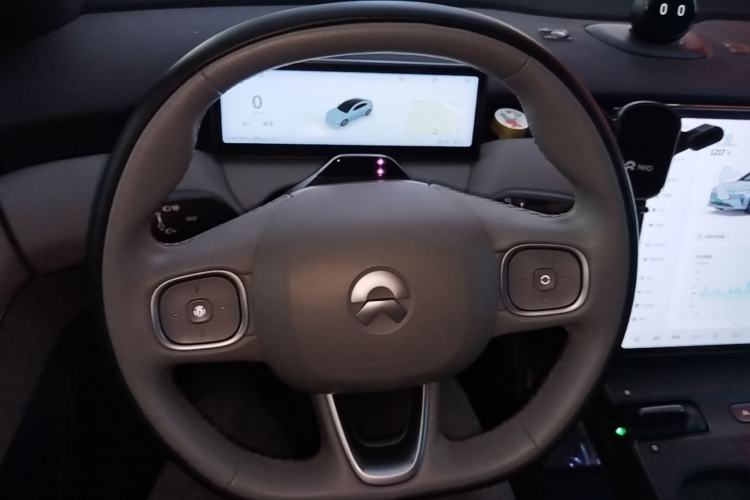 Used Nio ET5 2022 75 kWh Steering Wheel