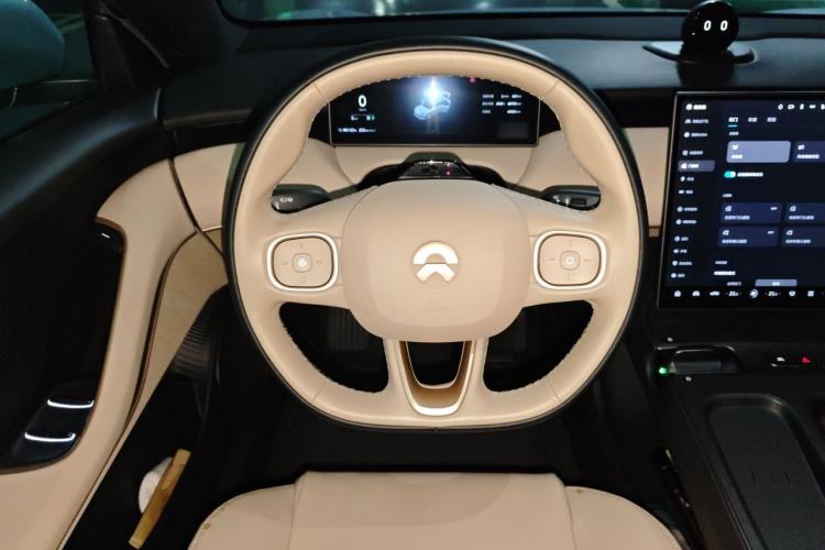 Used Nio ET5 2022 75 kWh Steering Wheel