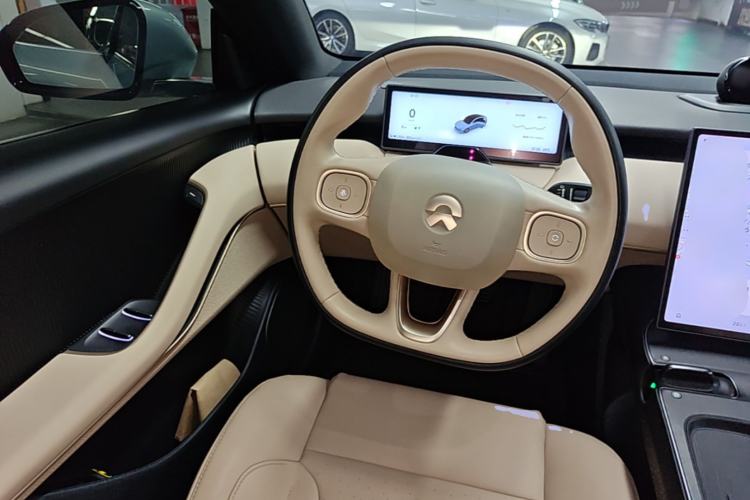 Used Nio ET5 2022 75 kWh Steering Wheel
