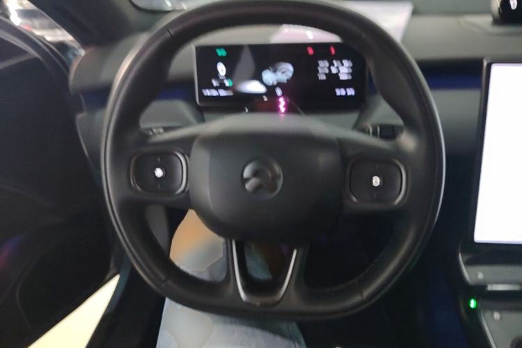 Used Nio ET5 2022 75 kWh Steering Wheel