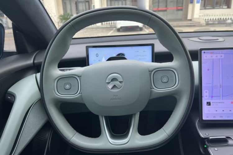 Used Nio ET5 2022 75 kWh Steering Wheel