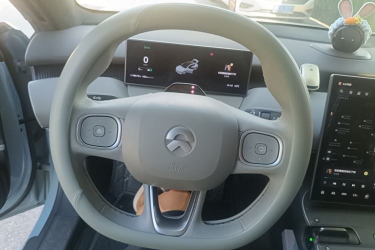 Used Nio ET5 2022 75 kWh Steering Wheel
