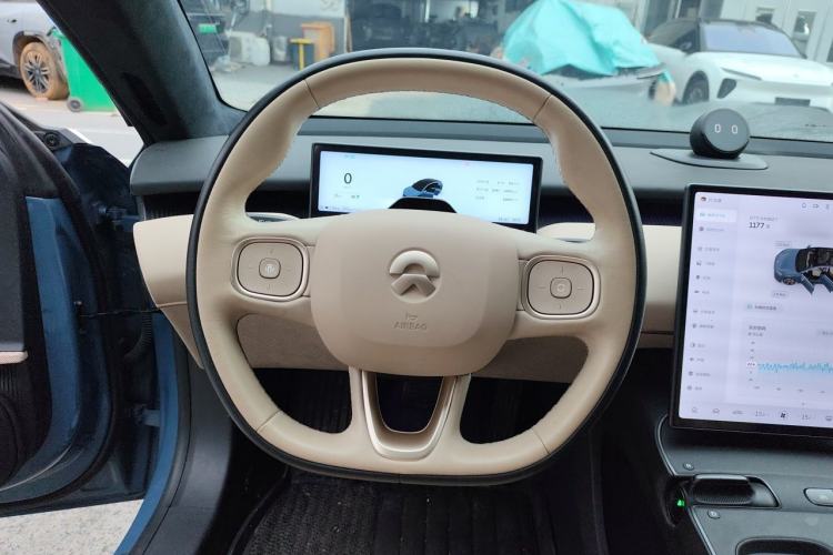 Used Nio ET5 2022 75 kWh Steering Wheel