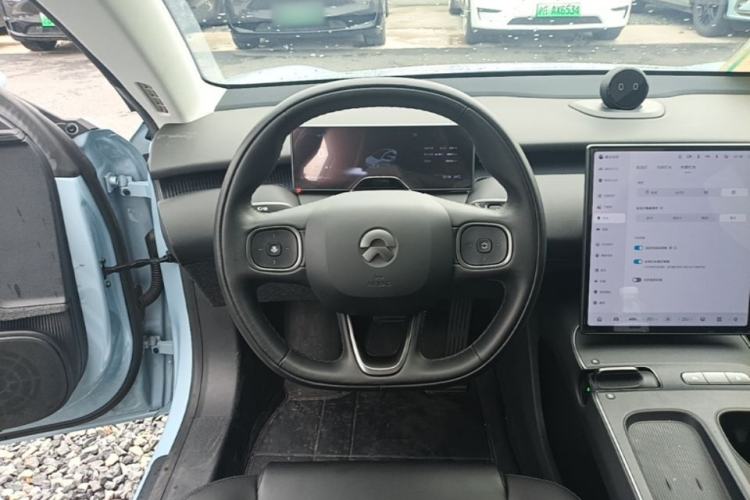 Used Nio ET5 2022 75 kWh Steering Wheel