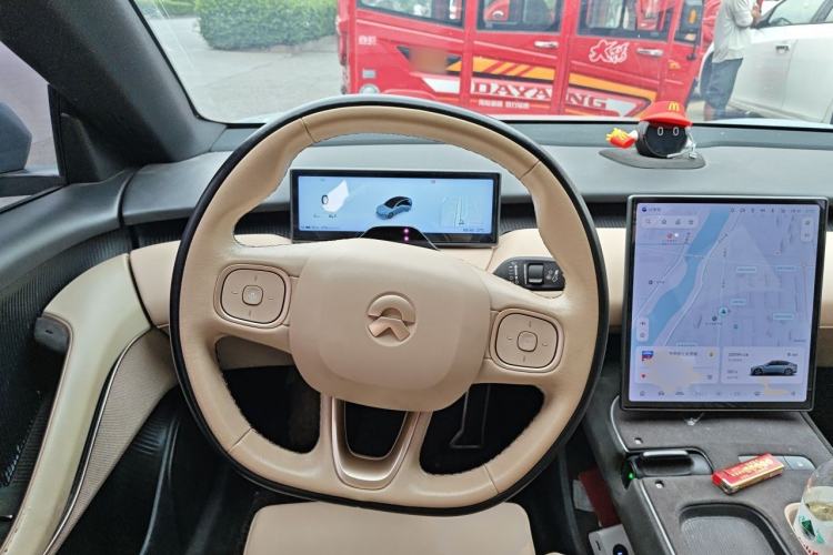 Used Nio ET5 2022 75 kWh Steering Wheel